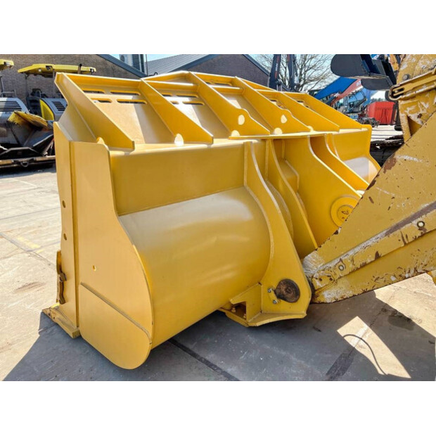 2023 كاتربيلر 988K-42265116
