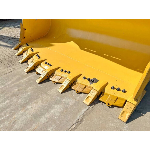 2023 كاتربيلر 988K-42265118