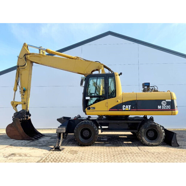 2002 كاتربيلر M322C-42265485