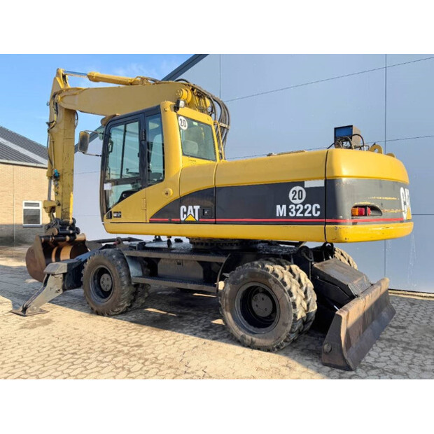 2002 كاتربيلر M322C-42265487