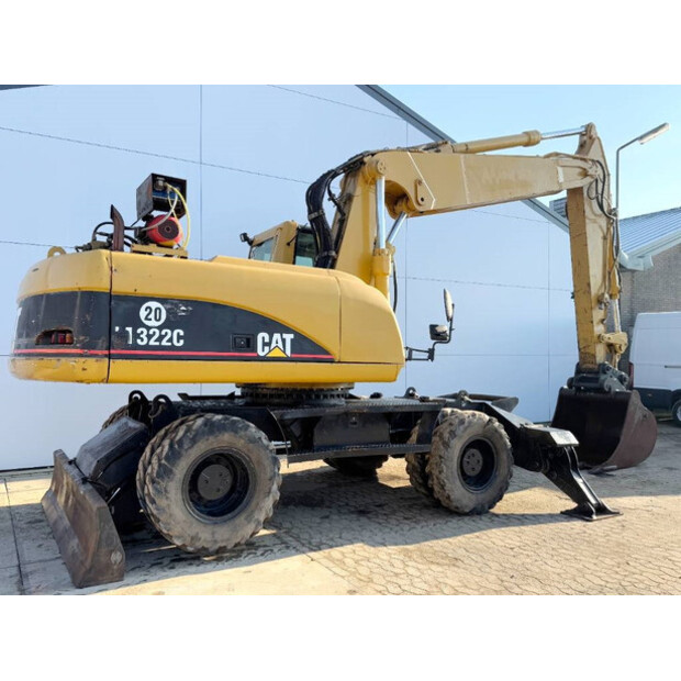 2002 كاتربيلر M322C-42265489