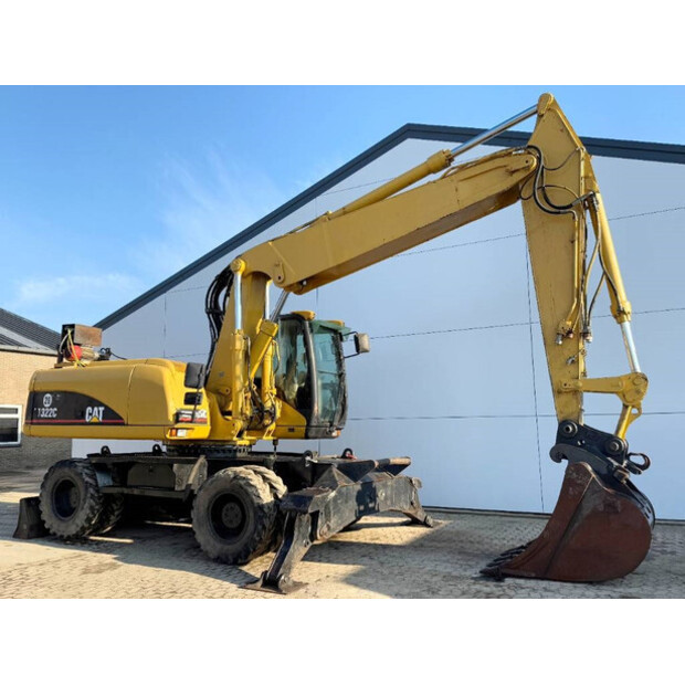 2002 كاتربيلر M322C-42265491