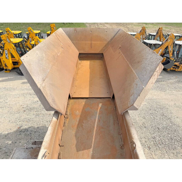 2011 Kleemann MR122-42265807
