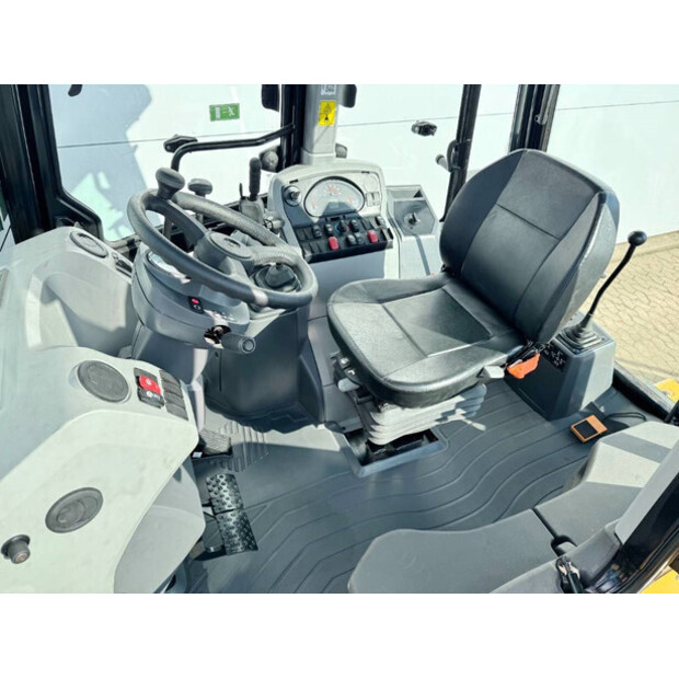 2025 Caterpillar 424-42266024
