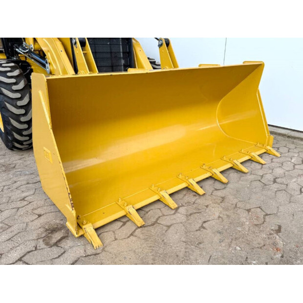 2025 Caterpillar 424-42266031