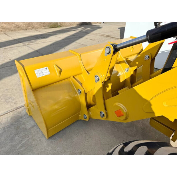 2025 Caterpillar 424-42266032