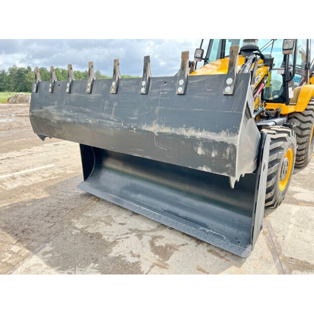 2024 JCB 3DX-42266159