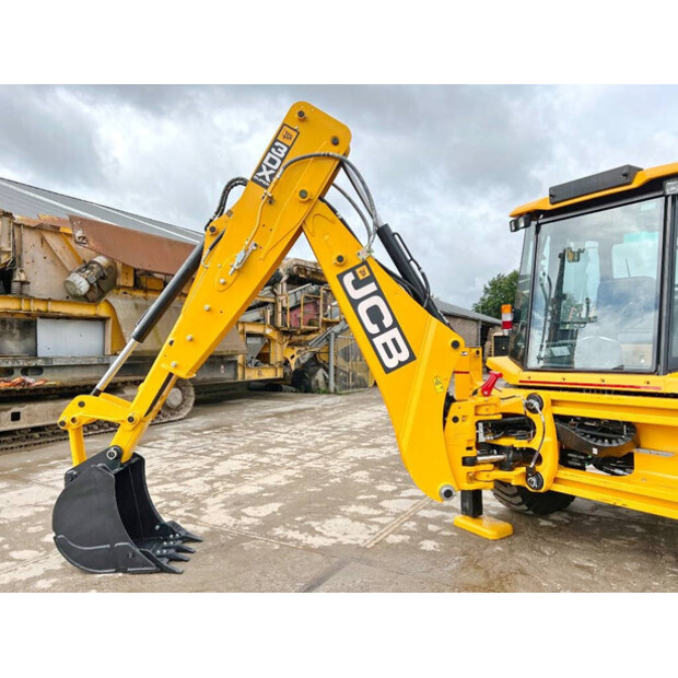 2024 JCB 3DX-42266164