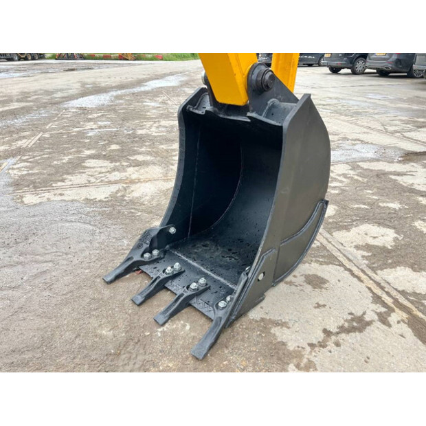 2024 JCB 3DX-42266174