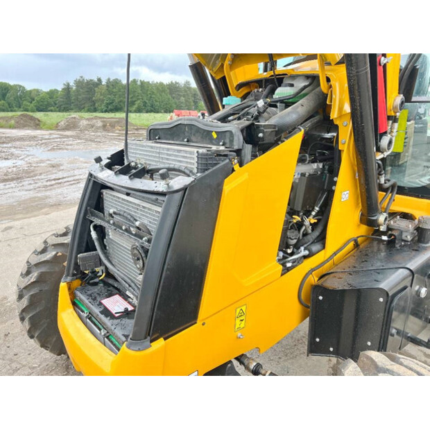 2024 JCB 3DX-42266182