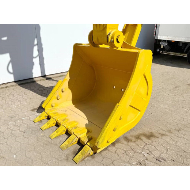 2024 Komatsu PC210LC-10M0-42267127