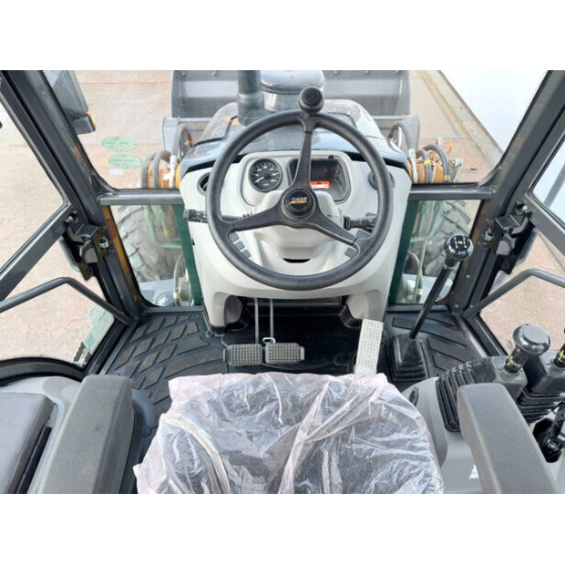 2025 CASE 570SV-42267405