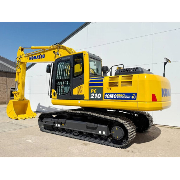 2025 كوماتسو PC210-10M0-42267580