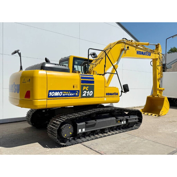 2025 كوماتسو PC210-10M0-42267582