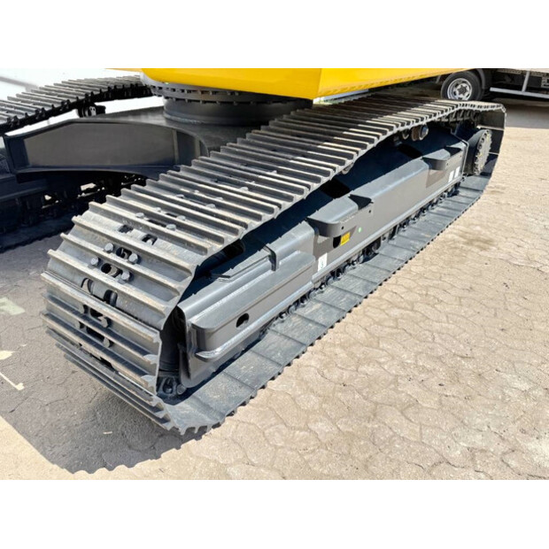 2025 كوماتسو PC210-10M0-42267634