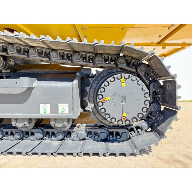 2025 كوماتسو PC210-10M0-42267635