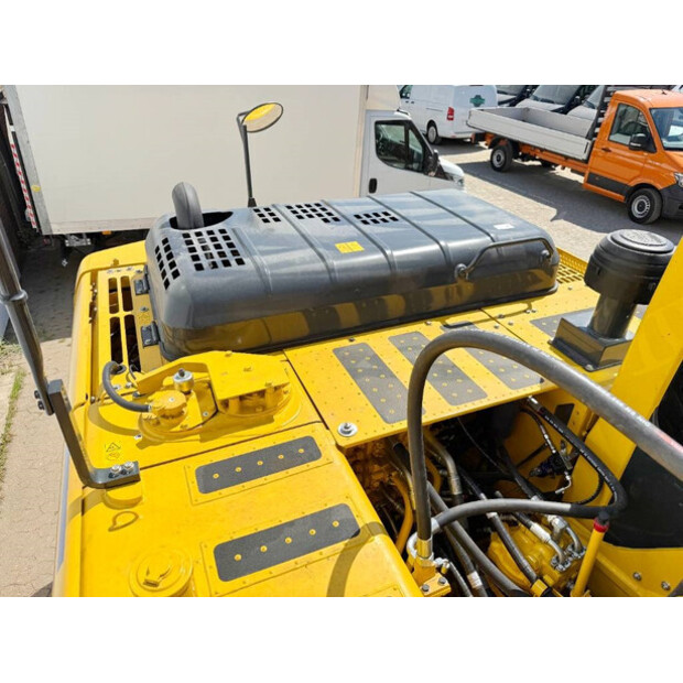 2025 كوماتسو PC210-10M0-42267642