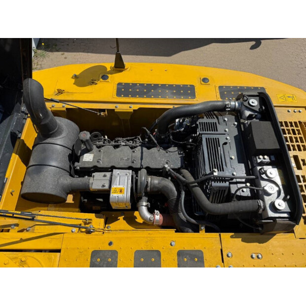 2025 كوماتسو PC210-10M0-42267643