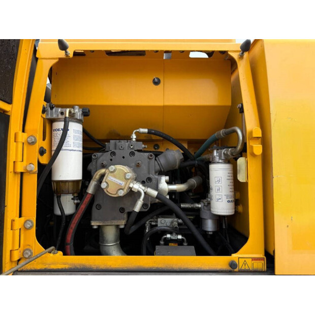 2011 فولفو EW180C-42268839