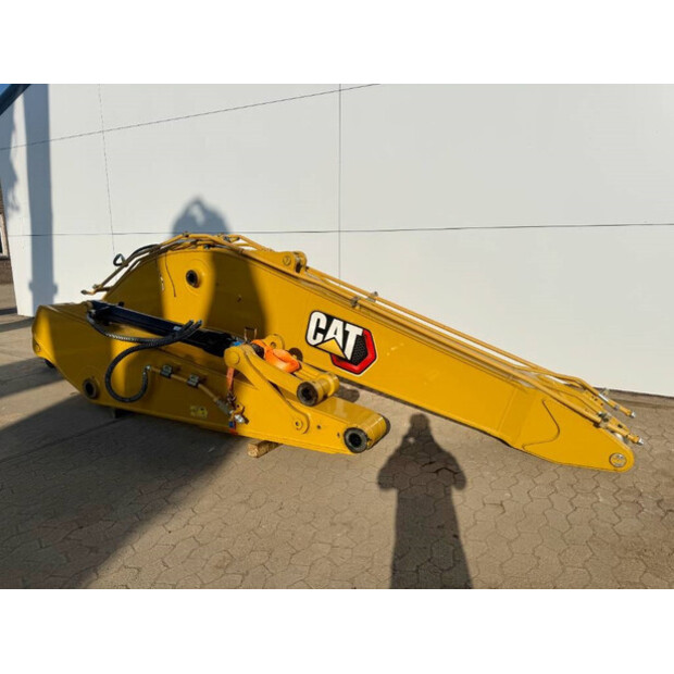 2024 Caterpillar 323-42268846