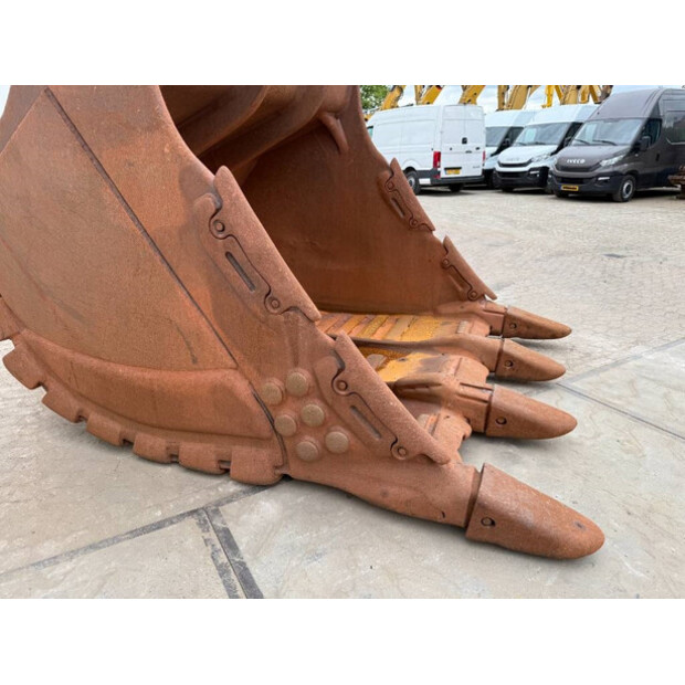 2019 Caterpillar 374-42268946