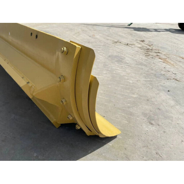 2024 Caterpillar 12G-42270107
