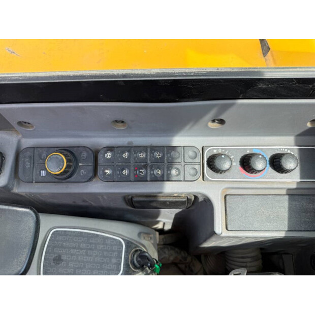 2018 جيه سي بي 48Z-1-42270366