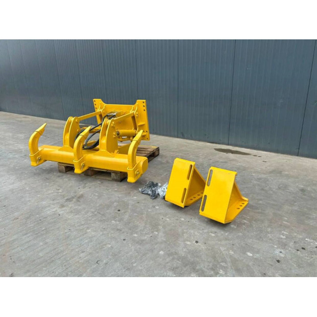 2025 Komatsu D37-42270620