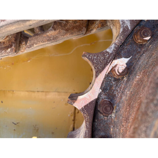 2013 Caterpillar D6T LGP-42271679