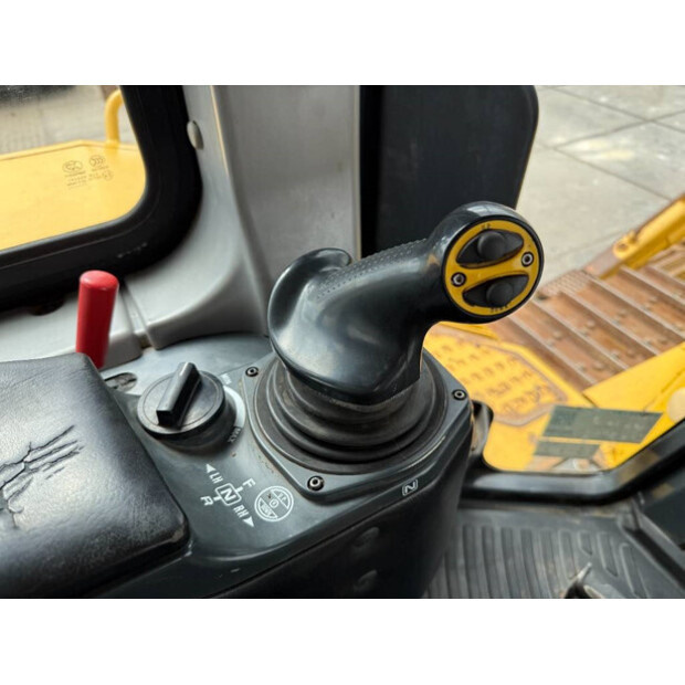 2018 كوماتسو D155AX-8-42271712