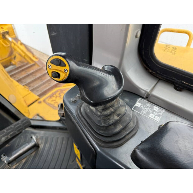 2018 كوماتسو D155AX-8-42271713