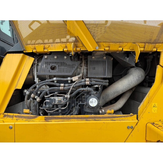 2018 كوماتسو D155AX-8-42271734