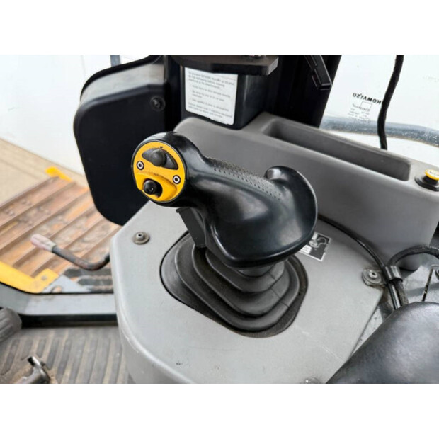 2021 كوماتسو D61PXI-24-42271751