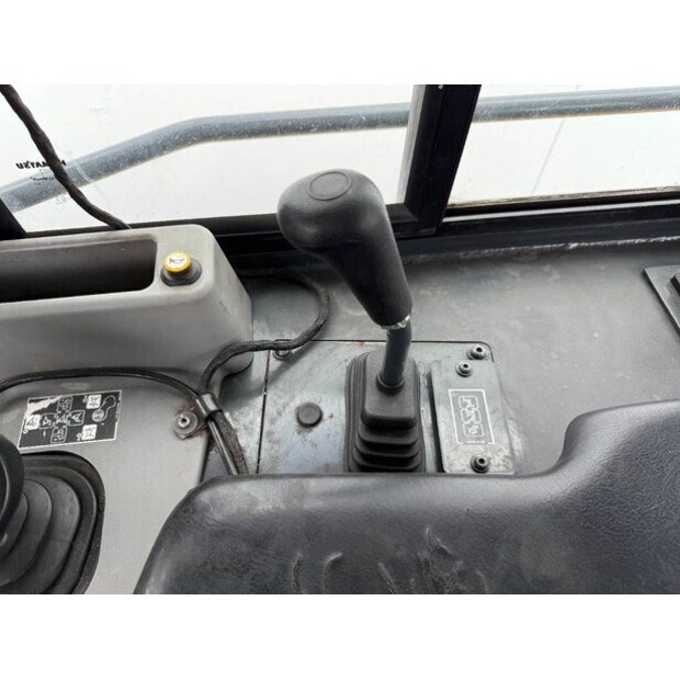 2021 كوماتسو D61PXI-24-42271752
