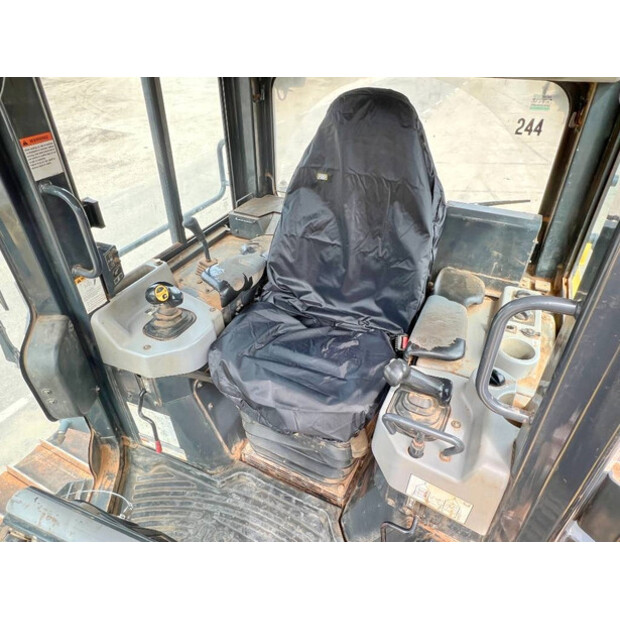 2016 Komatsu D61PXI-24-42271773