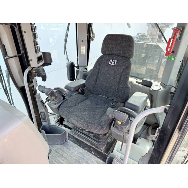 2018 Caterpillar 140M3-42271922