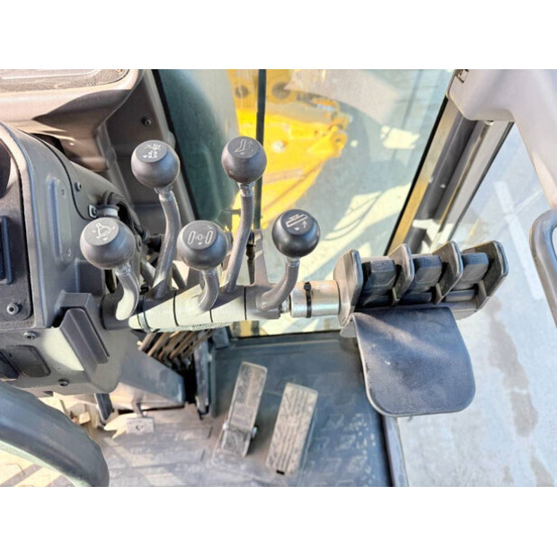 2014 Volvo G960B-42272016