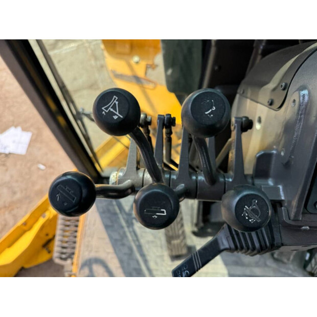 2015 Volvo G970-42272051