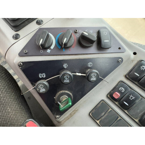 2014 Volvo G970-42272076