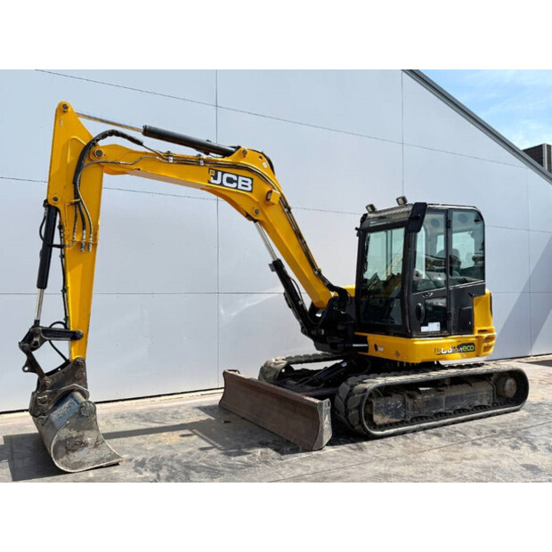 2019 جيه سي بي 86C-1-42273138