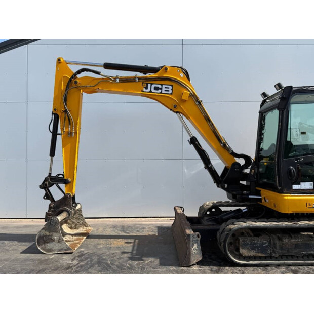 2019 جيه سي بي 86C-1-42273150
