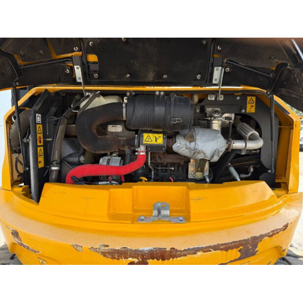 2019 جيه سي بي 86C-1-42273165
