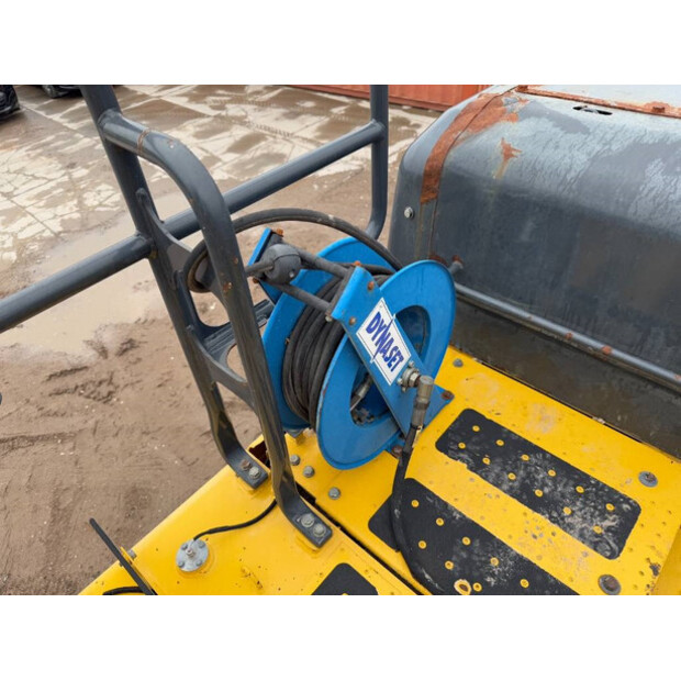 2016 Komatsu PC490LC-10-42273225