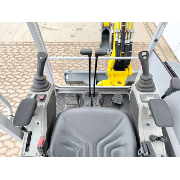 2019 واكر نيوسون EZ36-42273402