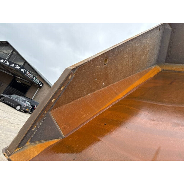 2012 Caterpillar 777G-42273493