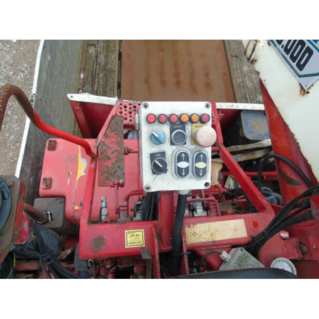 2005 Floor OTHERS-42273986