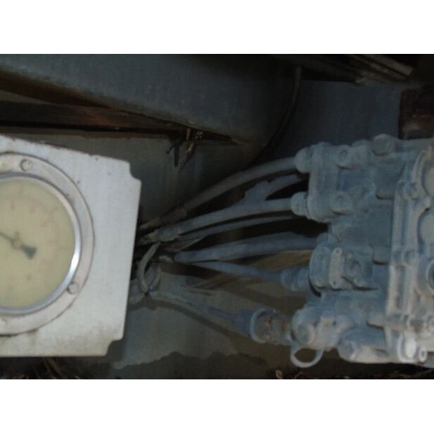 2005 Floor OTHERS-42273993