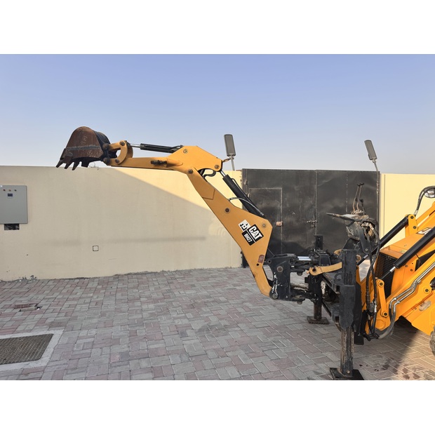 BACKHOE LOADERS Caterpillar Used Part No.: BH27-42274685