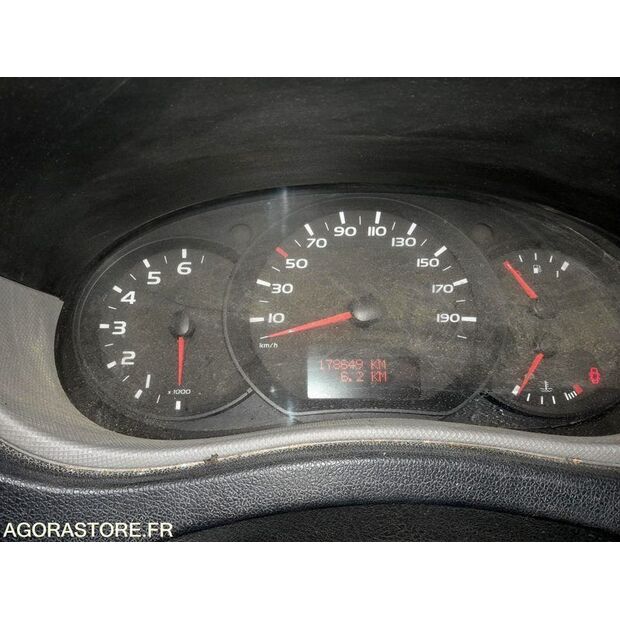 2014 NISSAN NV400-42287537