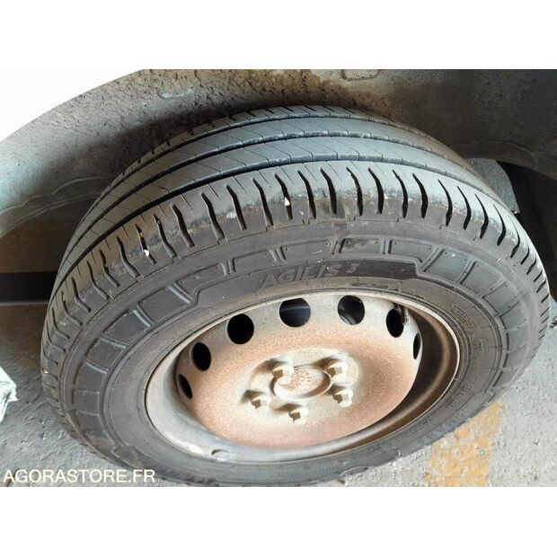 2014 NISSAN NV400-42287544